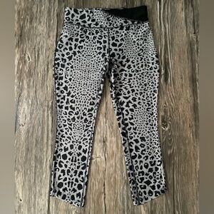 Nike Dri-Fit Leopard Print Cropped Leggings Size Small